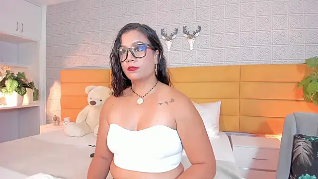 LeilaHiuston online show from April 30, 4:36 pm