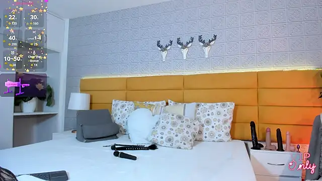 LeilaHiuston online show from February 22, 12:02 am