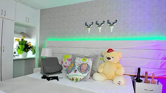 LeilaHiuston online show from January 13, 8:13 pm