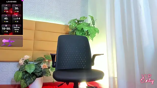 LeilaHiuston online show from February 17, 8:17 pm