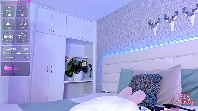 LeilaHiuston online show from March 15, 8:21 am