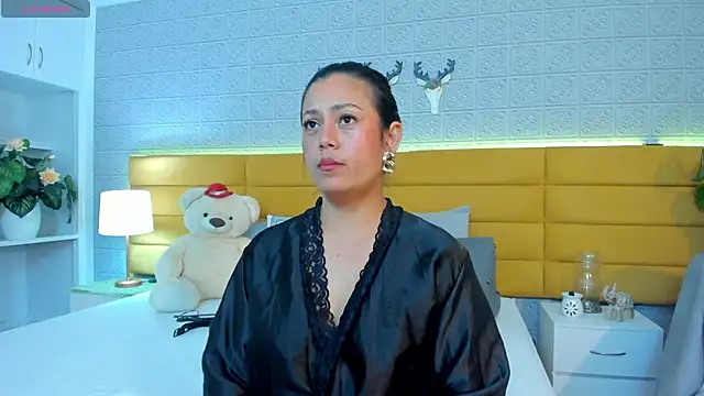 LeilaHiuston online show from November 28, 7:14 pm