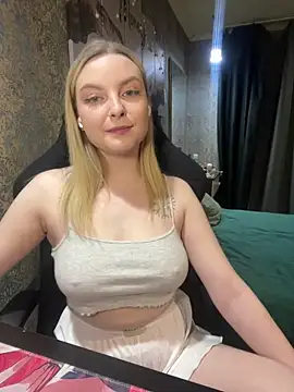 Snapshot of Lina_ly chatting on March 18, 8:05 pm Lina ly online show from March 18, 8:05 pm