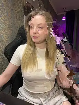 Lina ly online show from April 26, 8:06 pm