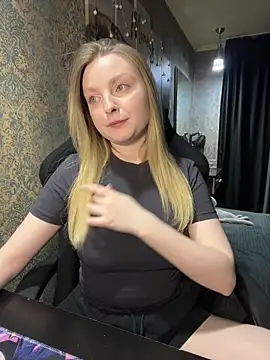 Lina ly online show from March 28, 9:16 pm