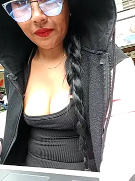 Ariana Rodriguez online show from January 31, 7:12 pm