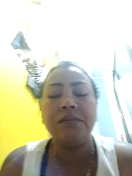 Ariana Rodriguez online show from January 12, 1:40 pm