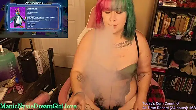 Snapshot of VioletNova chatting on October 4, 12:17 pm VioletNova online show from October 4, 12:17 pm