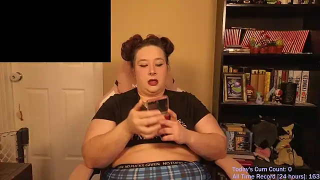 Snapshot of VioletNova chatting on February 12, 2:06 pm VioletNova online show from February 12, 2:06 pm