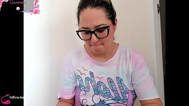 Shaday sm1th online show from March 13, 2:33 pm