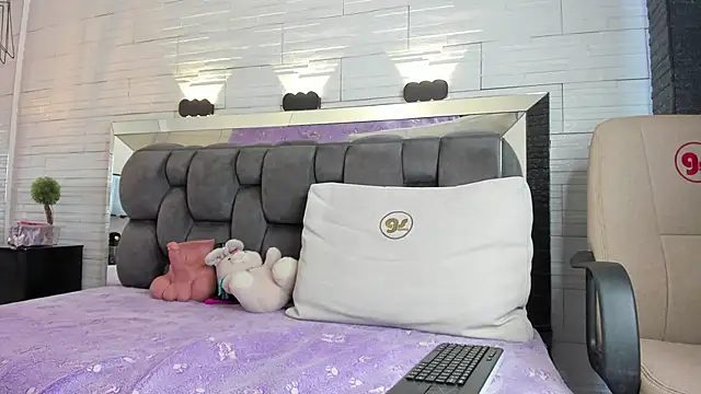 jade heartt online show from November 7, 6:56 pm