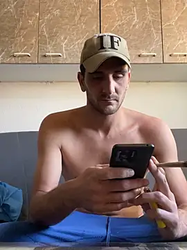 Snapshot of Anthopassif84 chatting on September 27, 9:04 am Anthopassif84 online show from September 27, 9:04 am