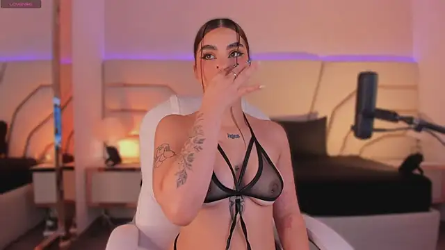 Snapshot of Violeta-Marquez chatting on November 13, 11:36 am Violeta-Marquez online show from November 13, 11:36 am