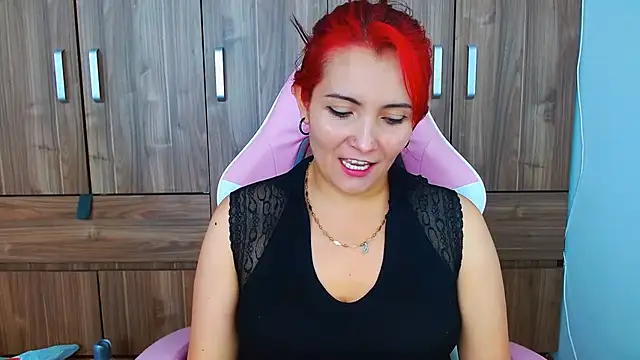 Snapshot of nanis_milf chatting on June 23, 3:10 pm nanis milf online show from June 23, 3:10 pm