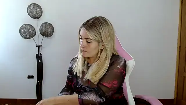 nanis milf online show from December 19, 1:46 pm