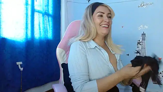 Snapshot of nanis_milf chatting on April 19, 1:34 pm nanis milf online show from April 19, 1:34 pm
