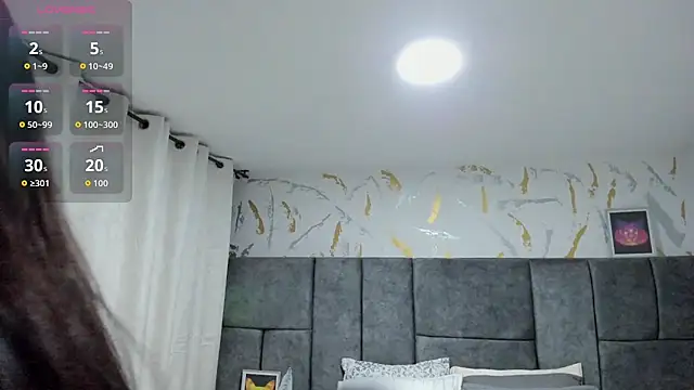 Snapshot of Cristal_Velle chatting on December 2, 12:40 pm Cristal Velle online show from December 2, 12:40 pm