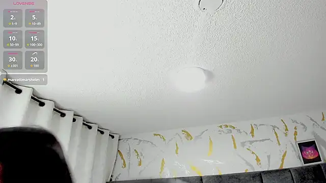 Snapshot of Cristal_Velle chatting on December 3, 12:37 pm Cristal Velle online show from December 3, 12:37 pm