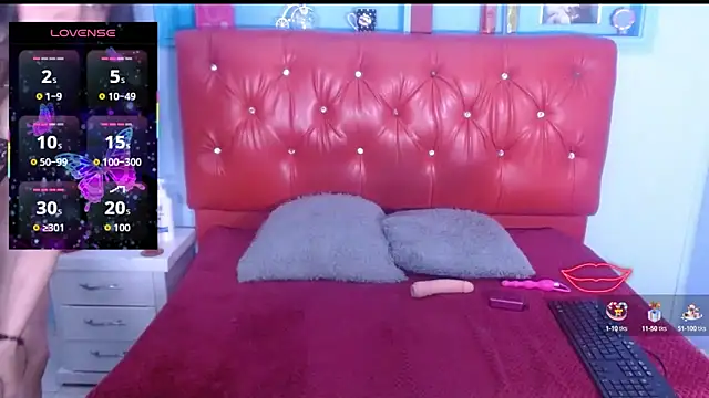 Snapshot of Madyyfox chatting on September 18, 2:20 pm Madyyfox online show from September 18, 2:20 pm