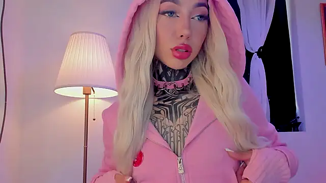 Snapshot of Dani_Valen chatting on November 4, 10:13 pm Dani Valen online show from November 4, 10:13 pm