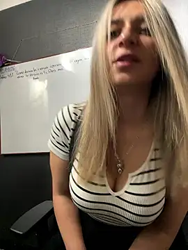 Isabella Varella online show from January 13, 12:53 pm