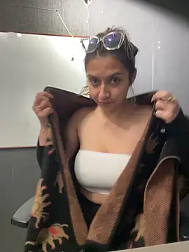 Isabella Varella online show from February 17, 12:13 pm