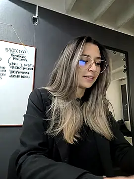 Isabella Varella online show from March 13, 12:56 pm