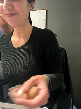 Isabella Varella online show from November 11, 12:33 pm