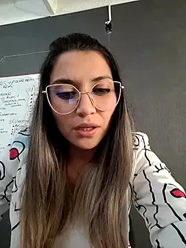 Isabella Varella online show from March 5, 5:08 pm
