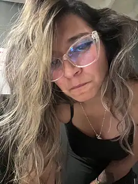 Isabella Varella online show from November 18, 12:37 am