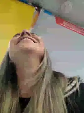 Isabella Varella online show from March 4, 1:49 pm