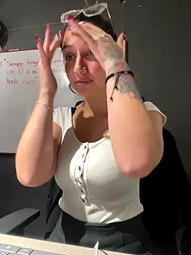 Isabella Varella online show from December 3, 12:26 pm