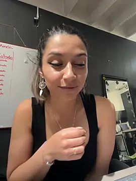 Isabella Varella online show from November 14, 12:53 pm