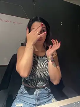 Isabella Varella online show from December 5, 12:26 pm