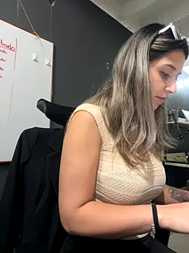 Isabella Varella online show from November 13, 12:42 pm