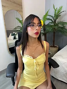 ZaraLuuv online show from December 4, 4:06 pm