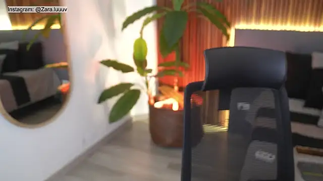 ZaraLuuv online show from October 22, 4:17 pm