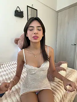 ZaraLuuv online show from March 3, 6:37 pm