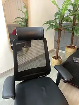 ZaraLuuv online show from November 30, 4:52 pm