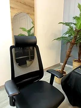 ZaraLuuv online show from November 18, 5:27 pm