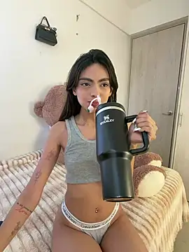 ZaraLuuv online show from April 14, 6:02 pm