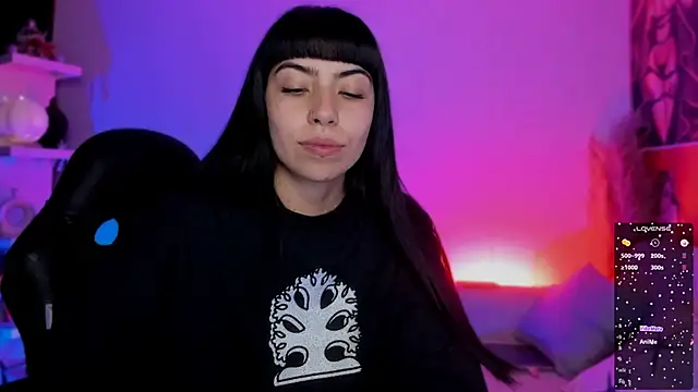 Saraa Desiree online show from October 17, 11:28 pm