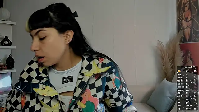 Saraa Desiree online show from September 11, 12:38 pm