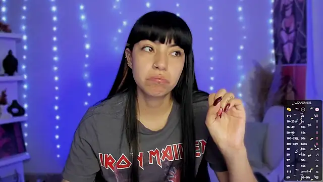 Saraa Desiree online show from December 2, 11:06 pm