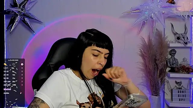 Saraa Desiree online show from March 7, 12:58 am