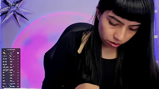 Saraa Desiree online show from March 6, 9:53 pm