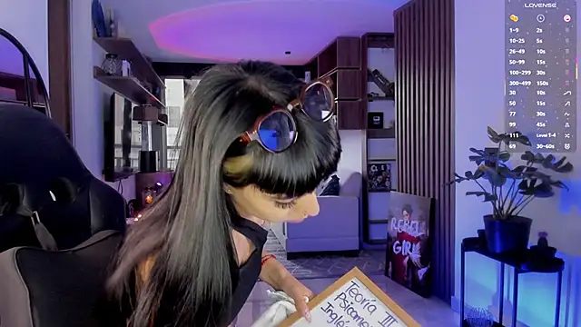 Saraa Desiree online show from February 10, 9:03 pm