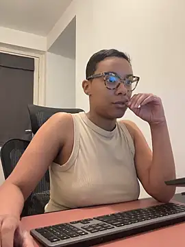 Melia Rayne online show from April 2, 10:22 am