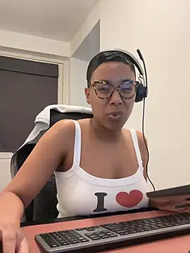 Melia Rayne online show from March 23, 10:15 am