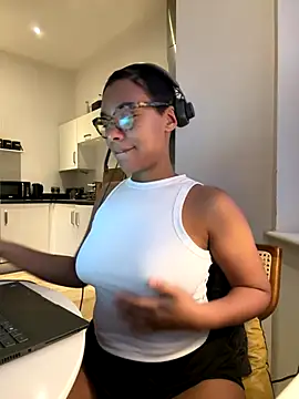 Melia Rayne online show from November 13, 4:00 pm